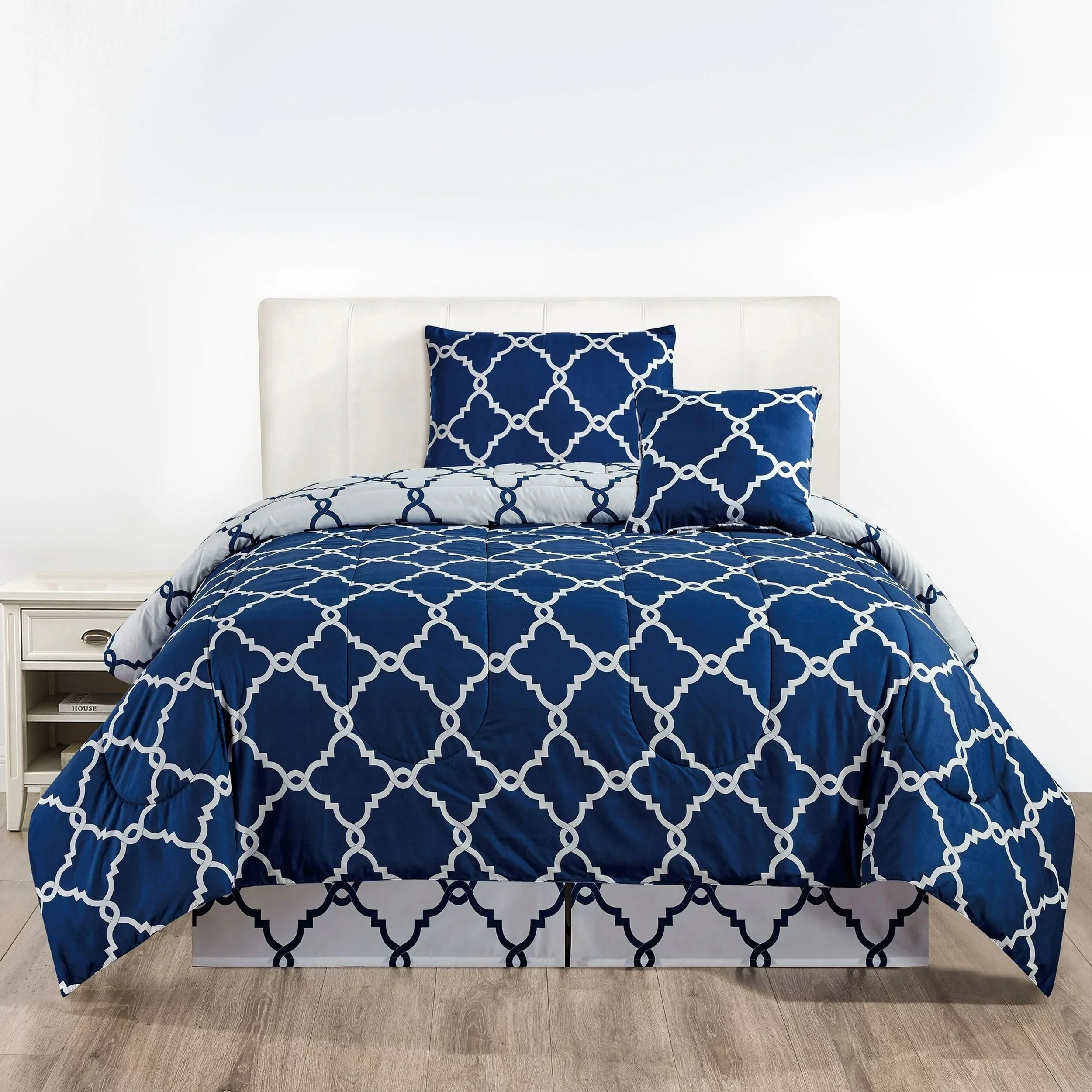 001DF946-77C3-24BF-4715-4D438D7BE348