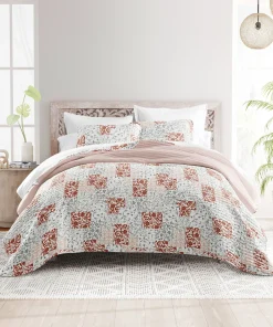 Becky Cameron All Season 3 Piece Scrolled Patchwork Reversible Quilt Set with Shams