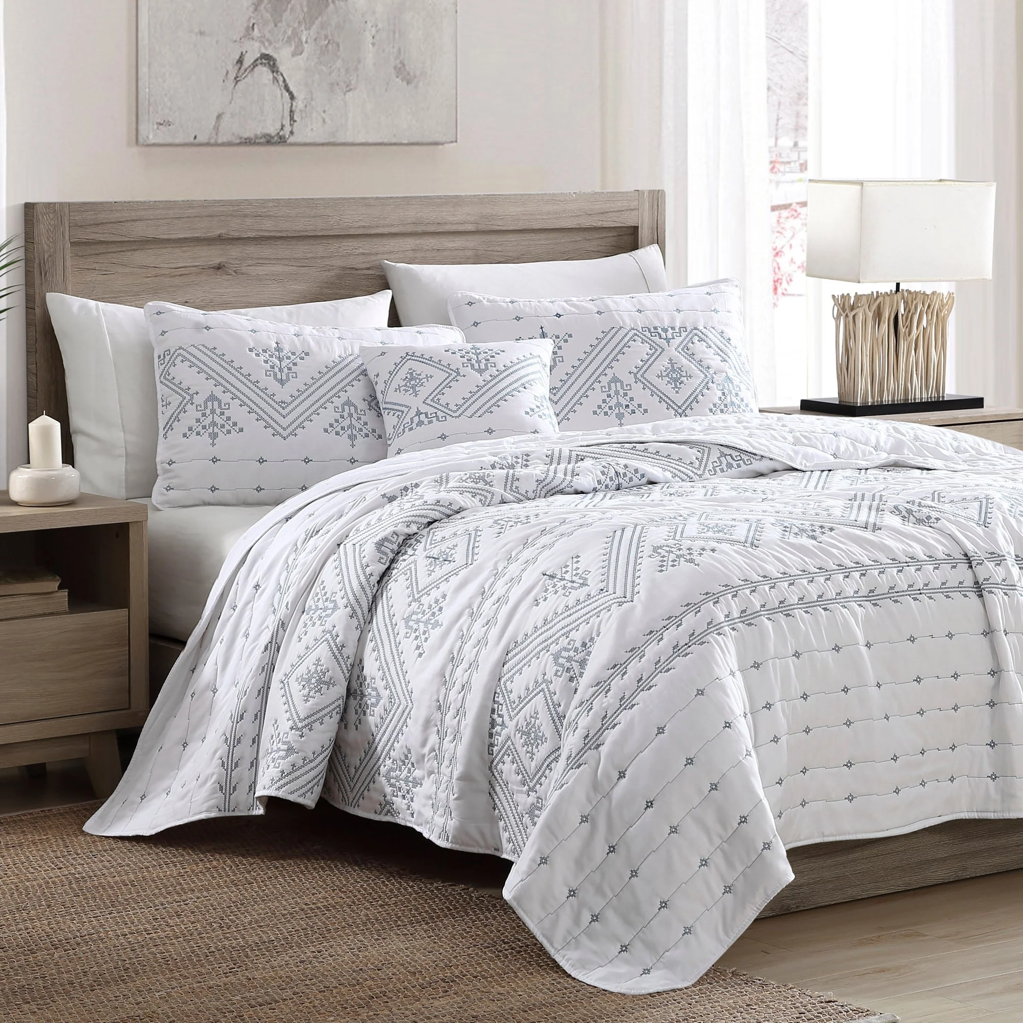 Brielle Home 4-piece Geometric Cross Stitch Quilt Set