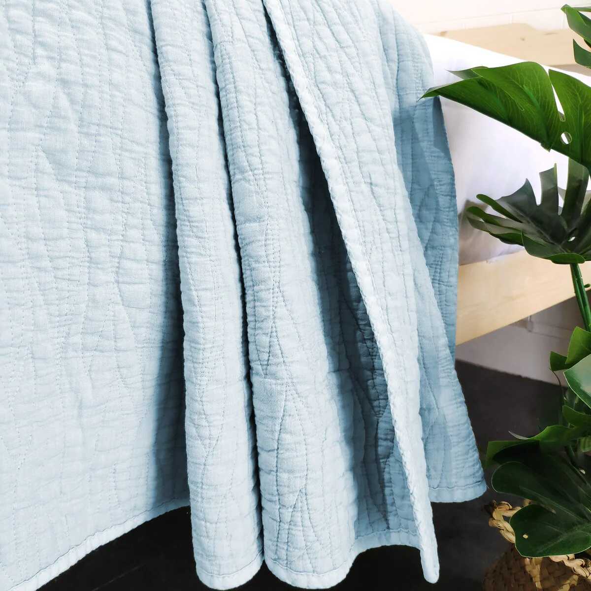 0F7C5137-44E4-83BD-77CC-12C729AA60CE