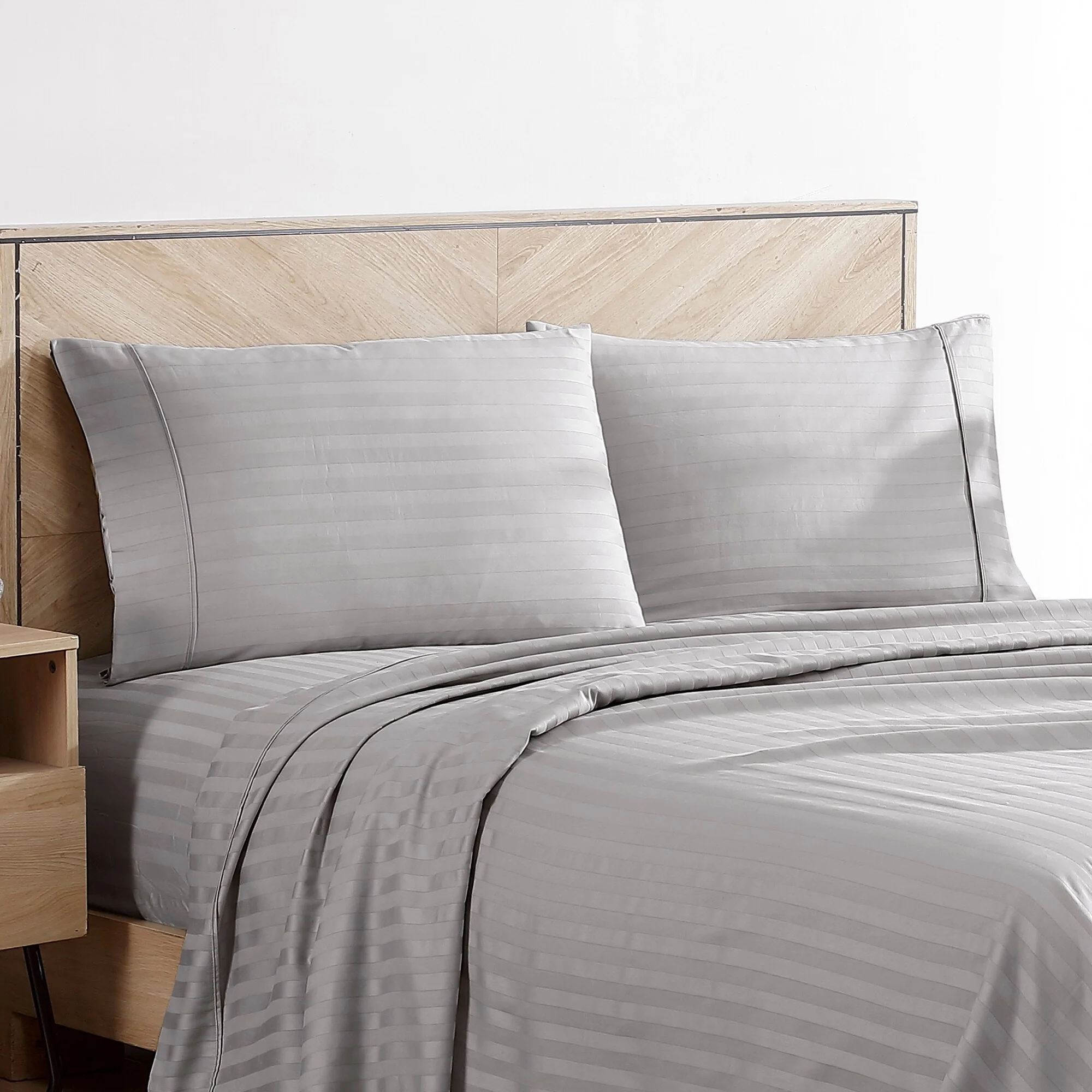 11B0C173-E5B7-54F8-E367-0E9F21490BD8