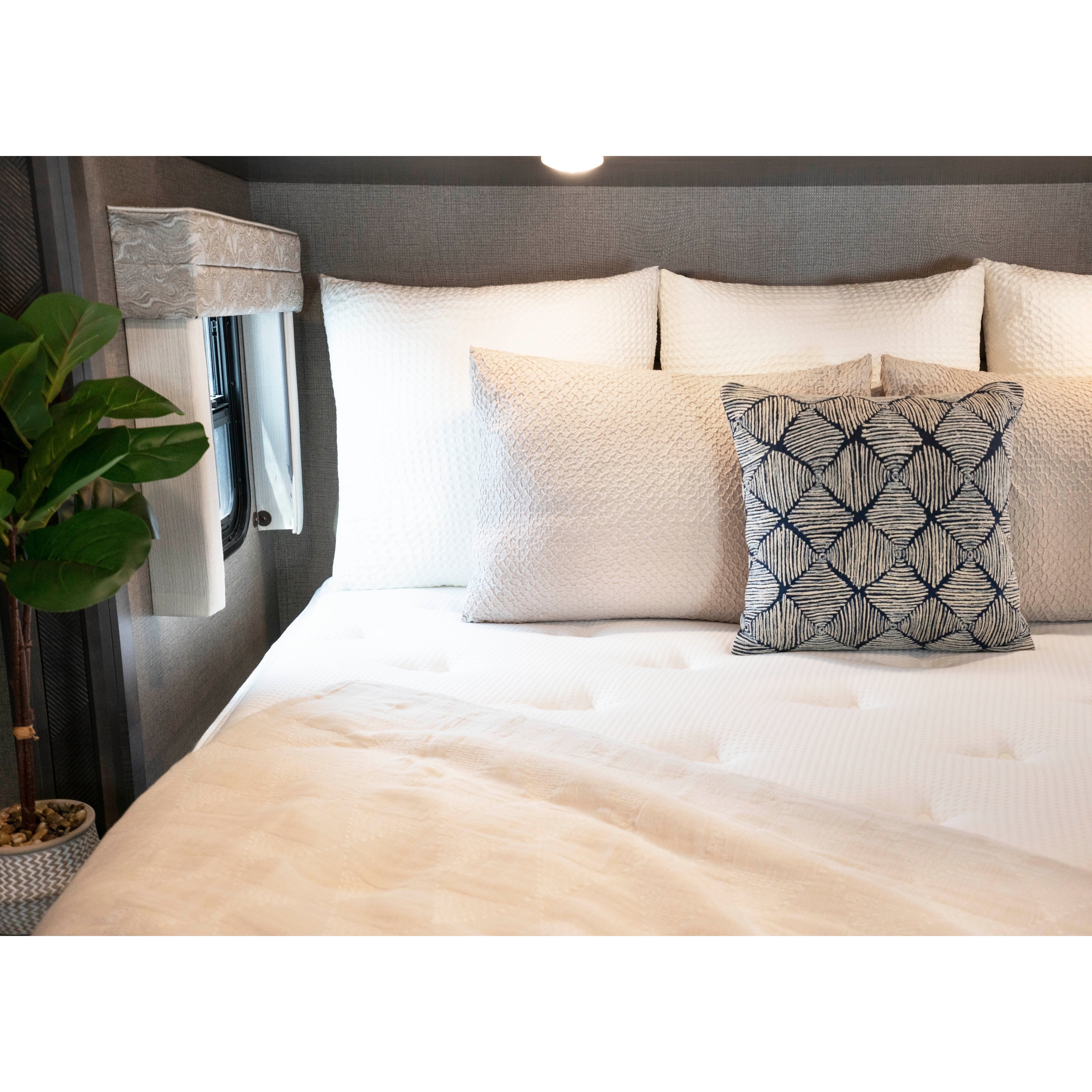 21AEAF91-D719-8006-CED8-3661B0B18918