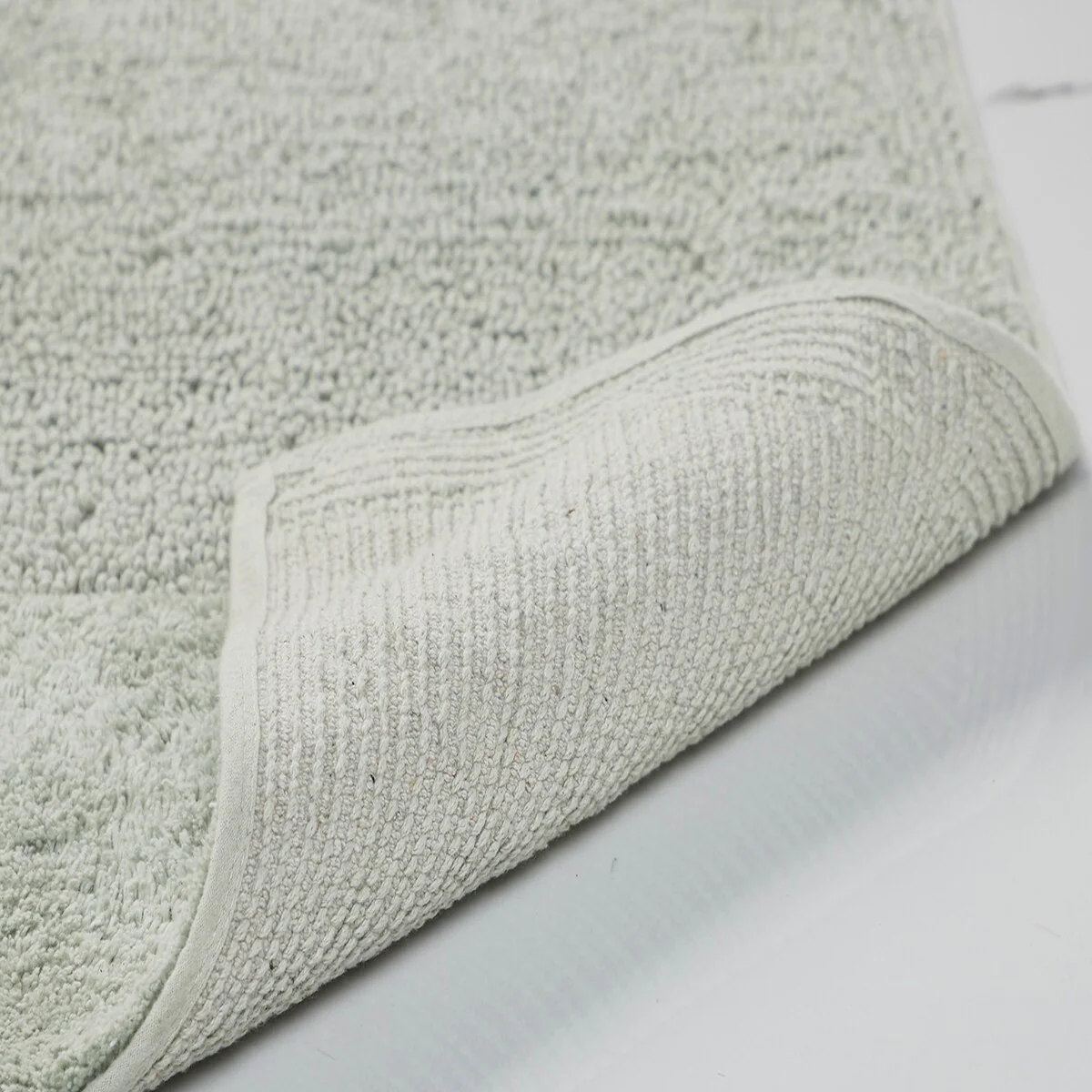 24C7A386-0425-3F4C-D084-5054F49F1EEF