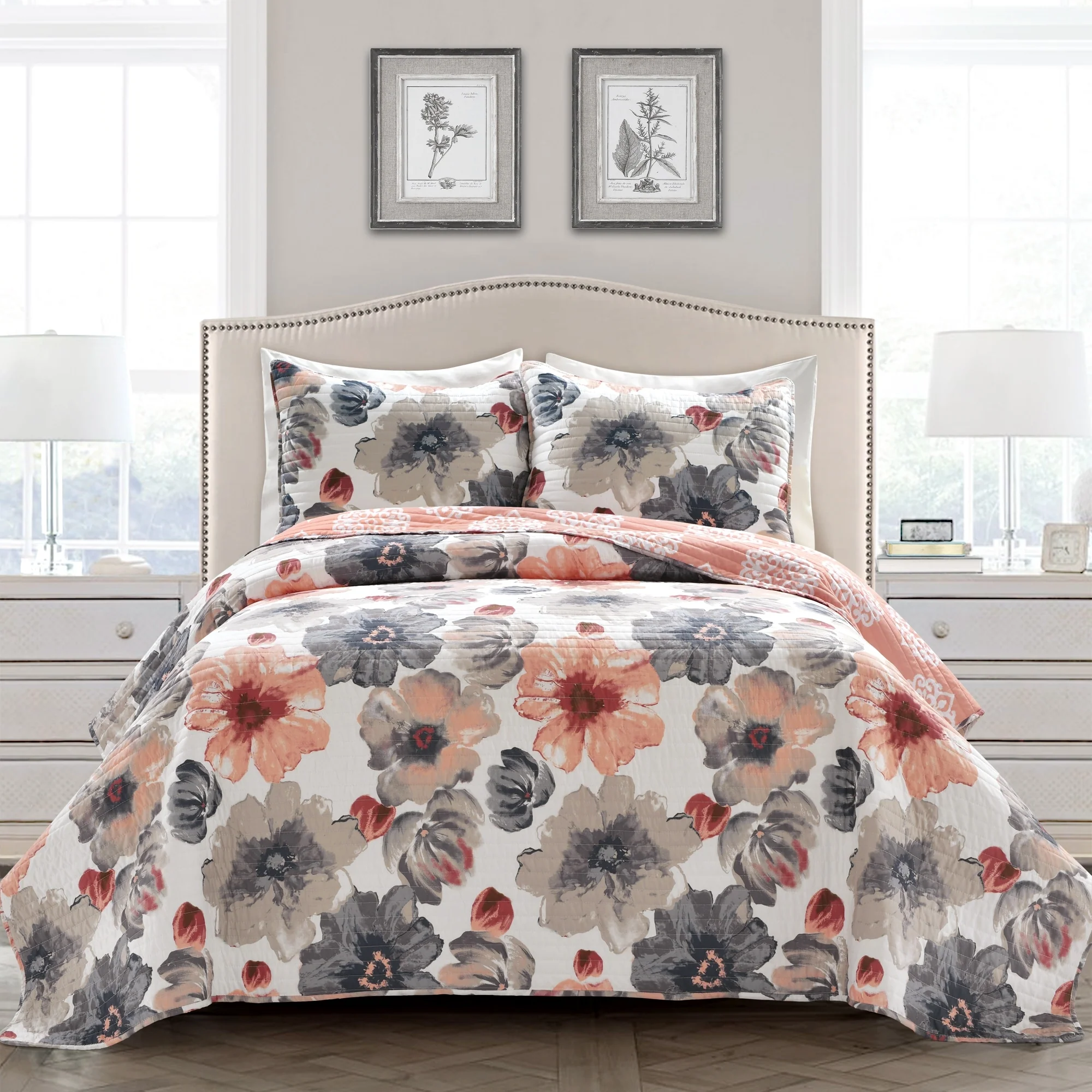 Levine Reversible Floral/ Damask 3-piece Quilt Set