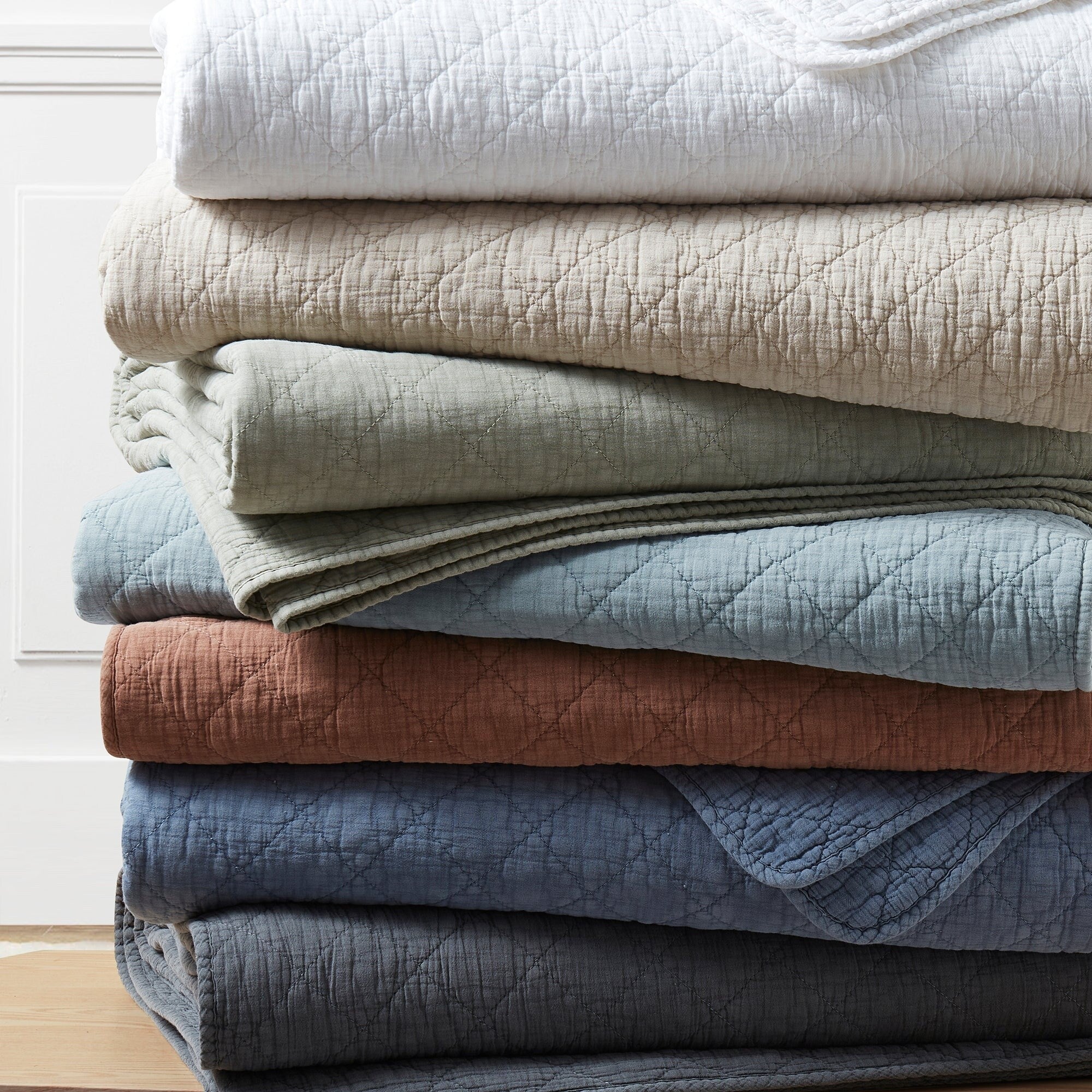 HiEnd Accents Stonewashed Cotton Gauze Traditional Style Solid Color Diamond Stitch 1 Piece Quilt