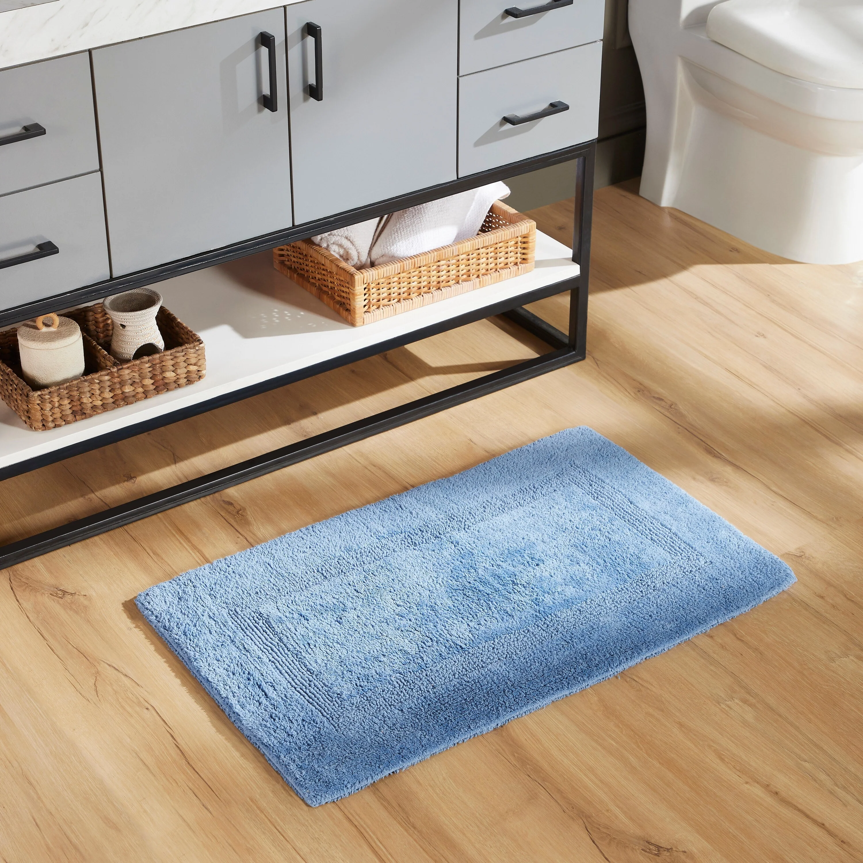 30688BEA-553E-2AF3-4507-C9E1FF824BC9