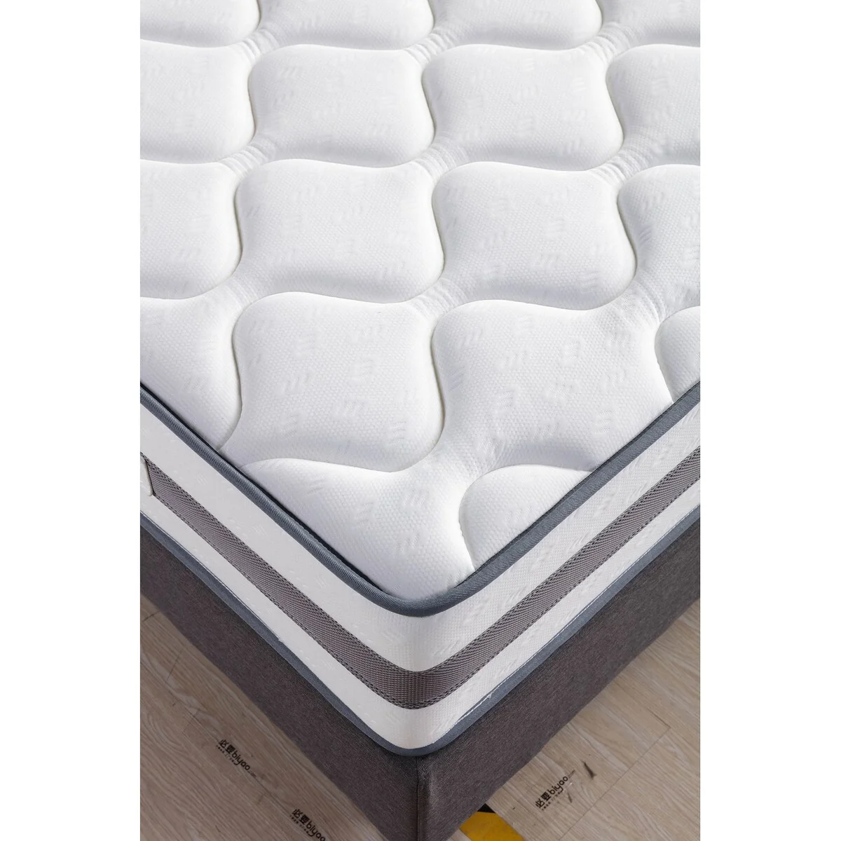 40B9DB03-6C66-3DC3-A371-F3C4103EE0CE