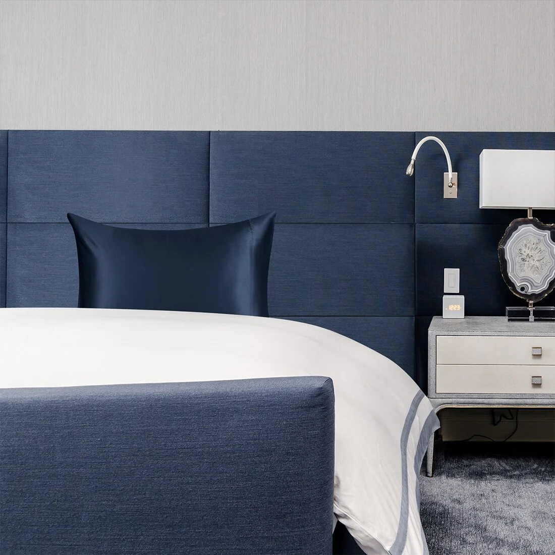 4260B7C2-FB49-DEC2-FC47-027F13F3D9FD