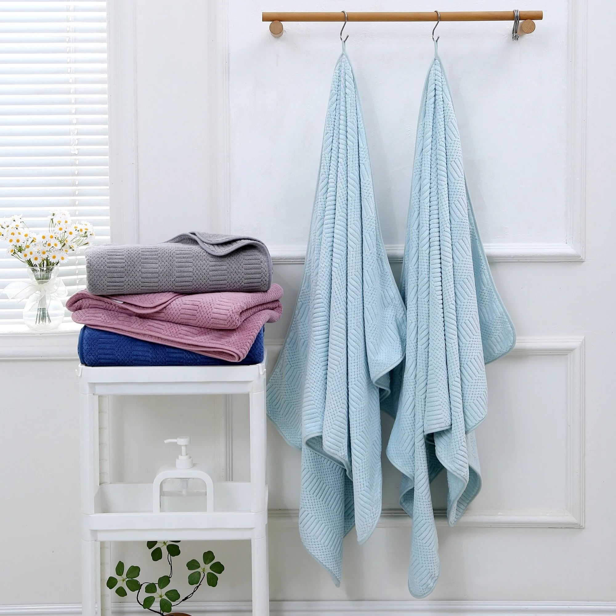 2 Pack Premium Jacquard Fleece Bath Towel, Velvet Highly Absorbent Towels 30"x60"