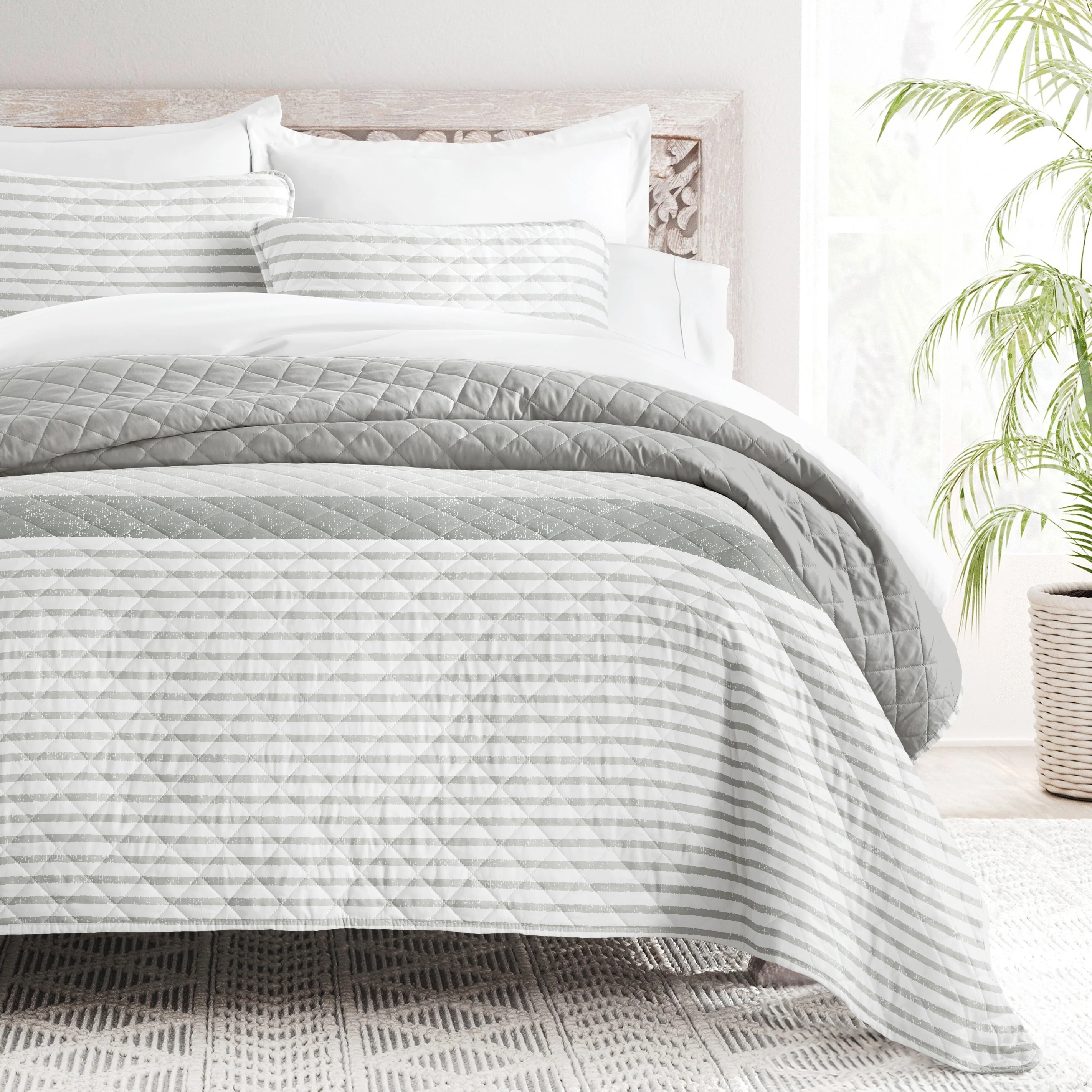 Becky Cameron All Season 3 Piece Summer Stripes Reversible Quilt Set with Shams