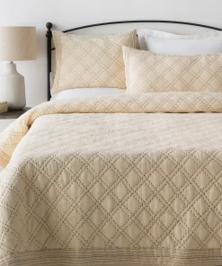 Basilus Cream Modern Quilt Set
