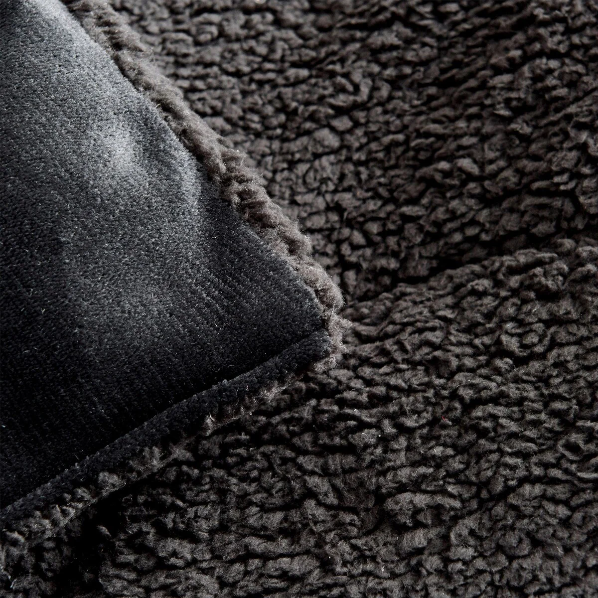 5353E2AC-D6DA-9081-2A60-8126901661FF