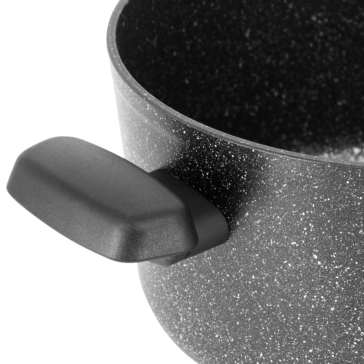 5716BAA1-1D7D-216F-3D2A-F22ED22E156D