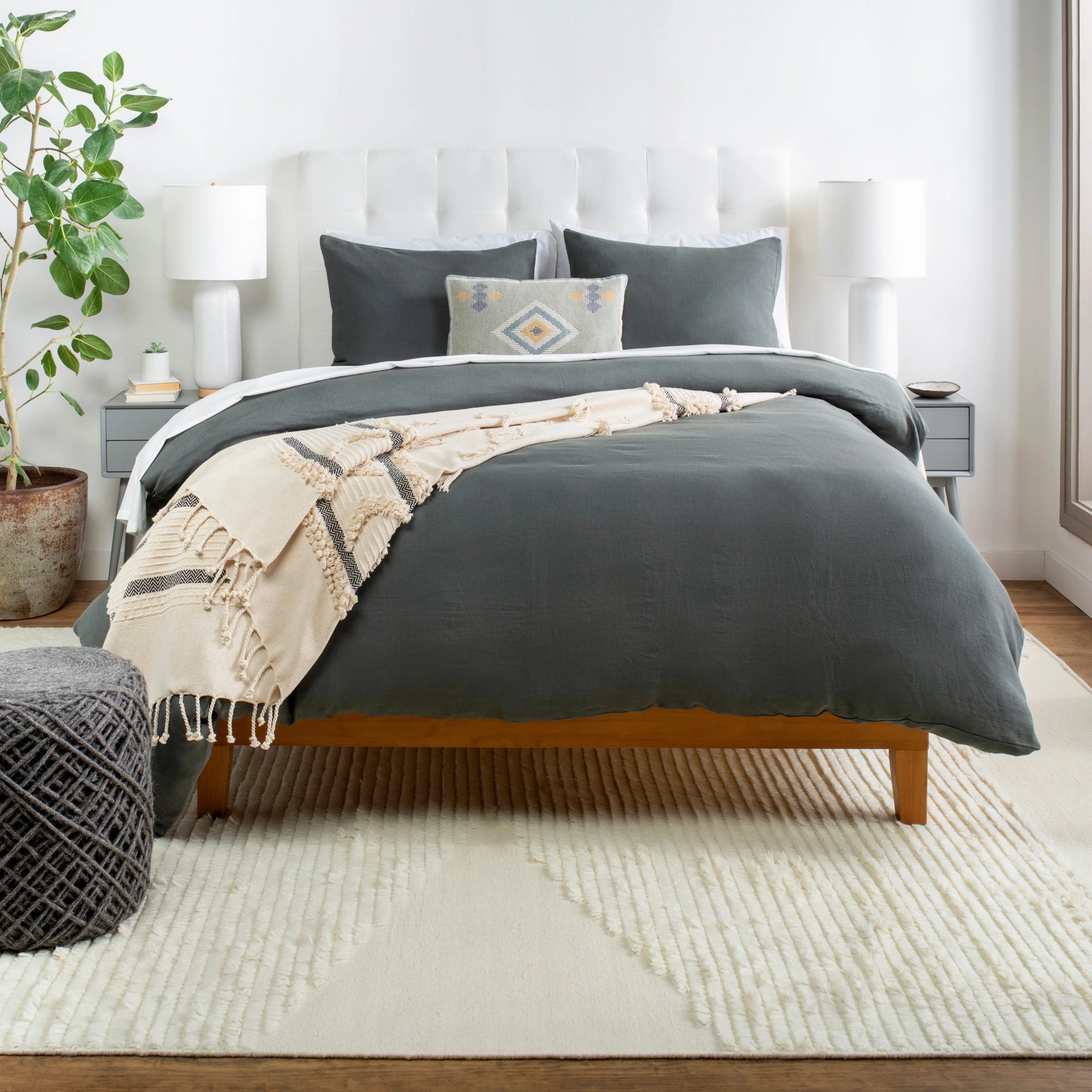 57F06708-8614-DC62-F4FE-B857D8FE8FD8