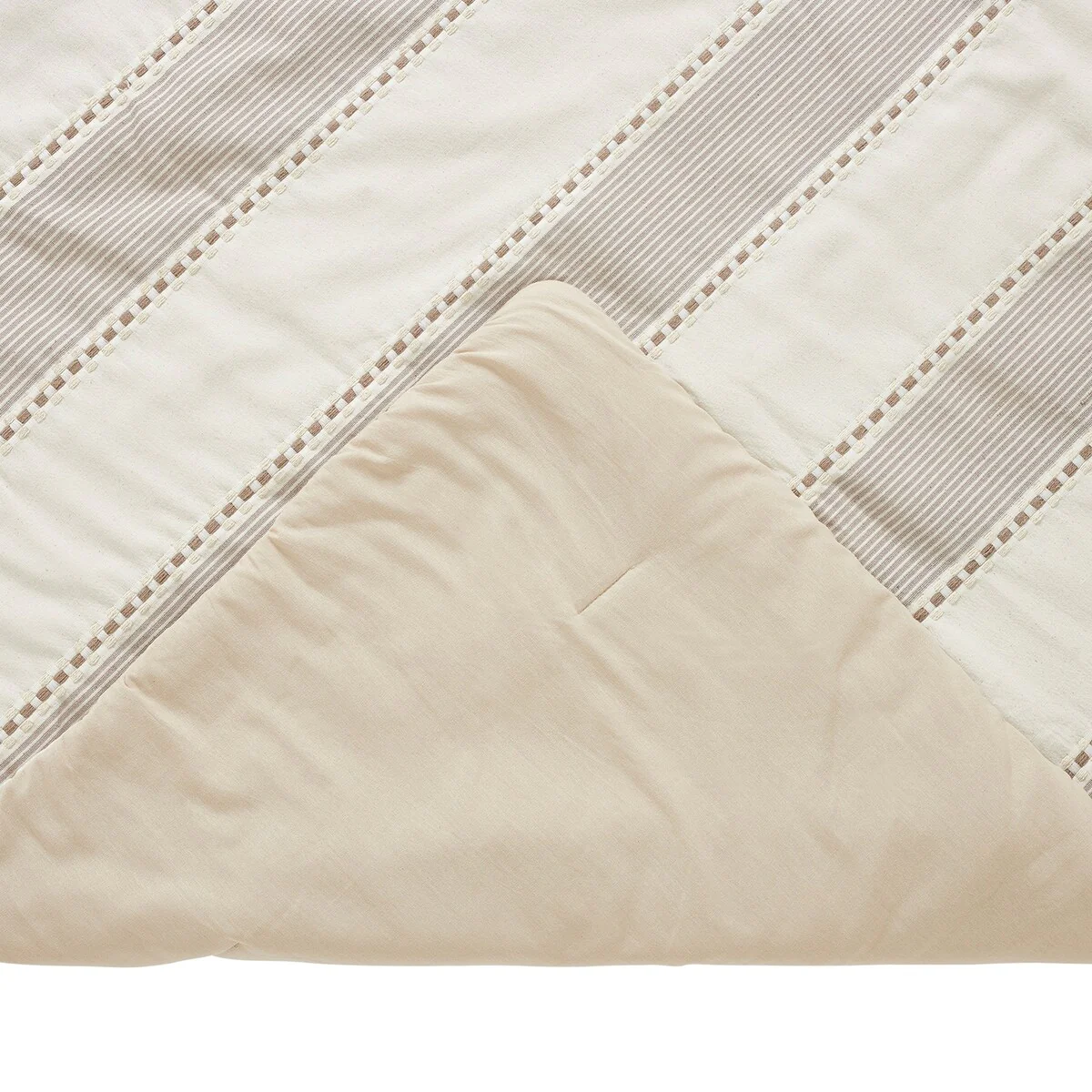 57FC33EA-8188-5934-86B3-4B73449EAB6B