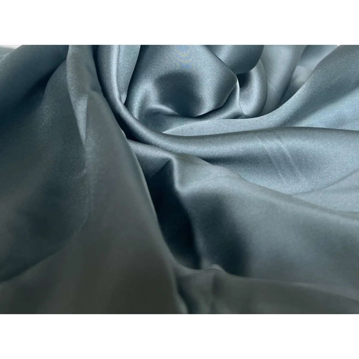 5A01514D-7721-3E8C-F6A9-46B528E0DA6A