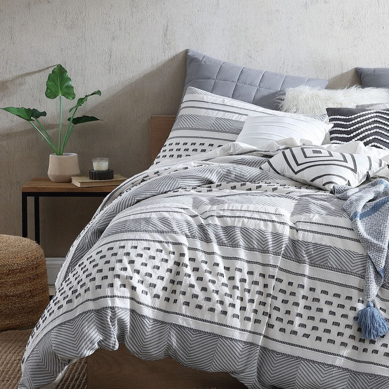 Atayal 100% Cotton Geometric Clipped Jacquard 5-Piece Bedding Comforter Set