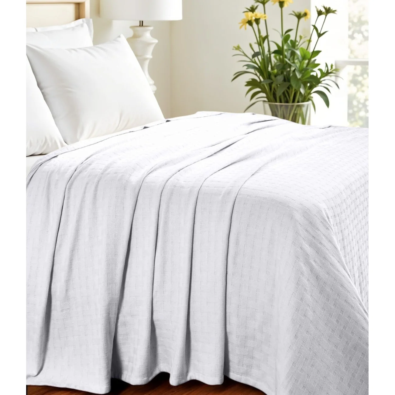 HomeRoots Queen White Cotton Basketweave Geometric Blanket