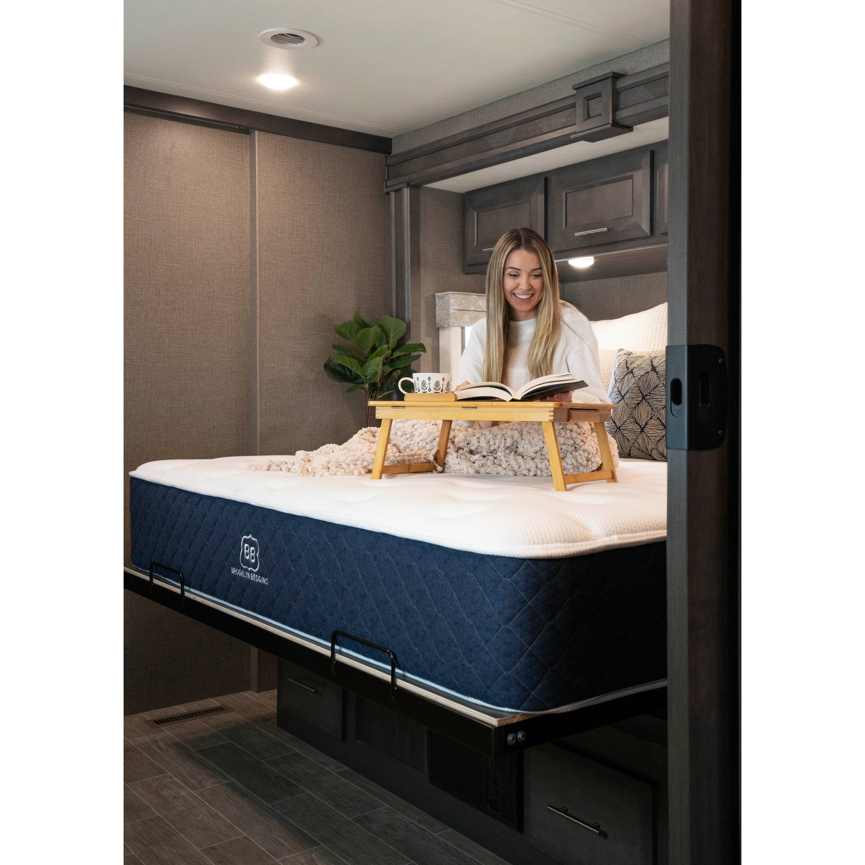 6B31E51F-5771-5227-B939-DB3429B99F52