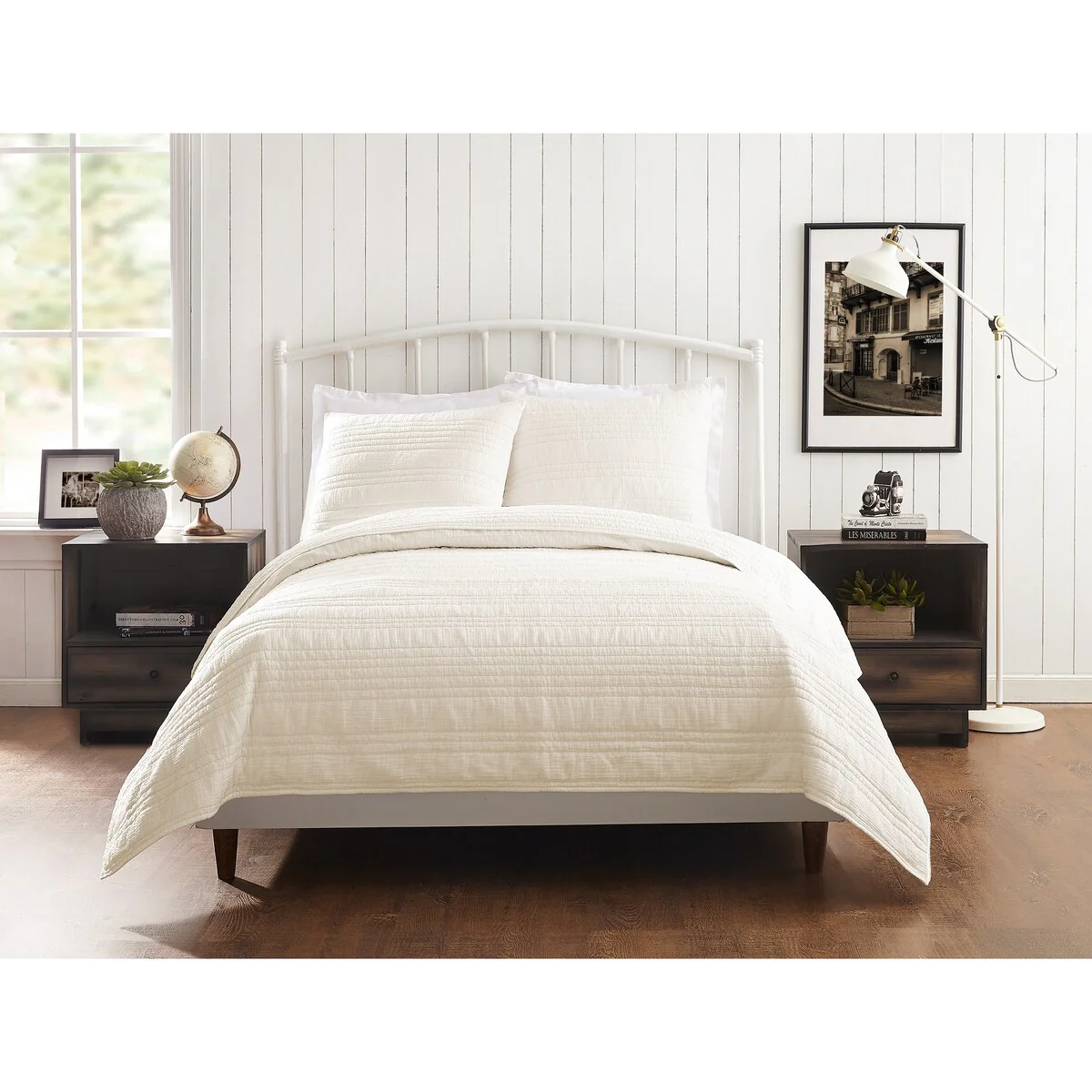 1977 Dry Goods Atmosphere Quilt, Ivory