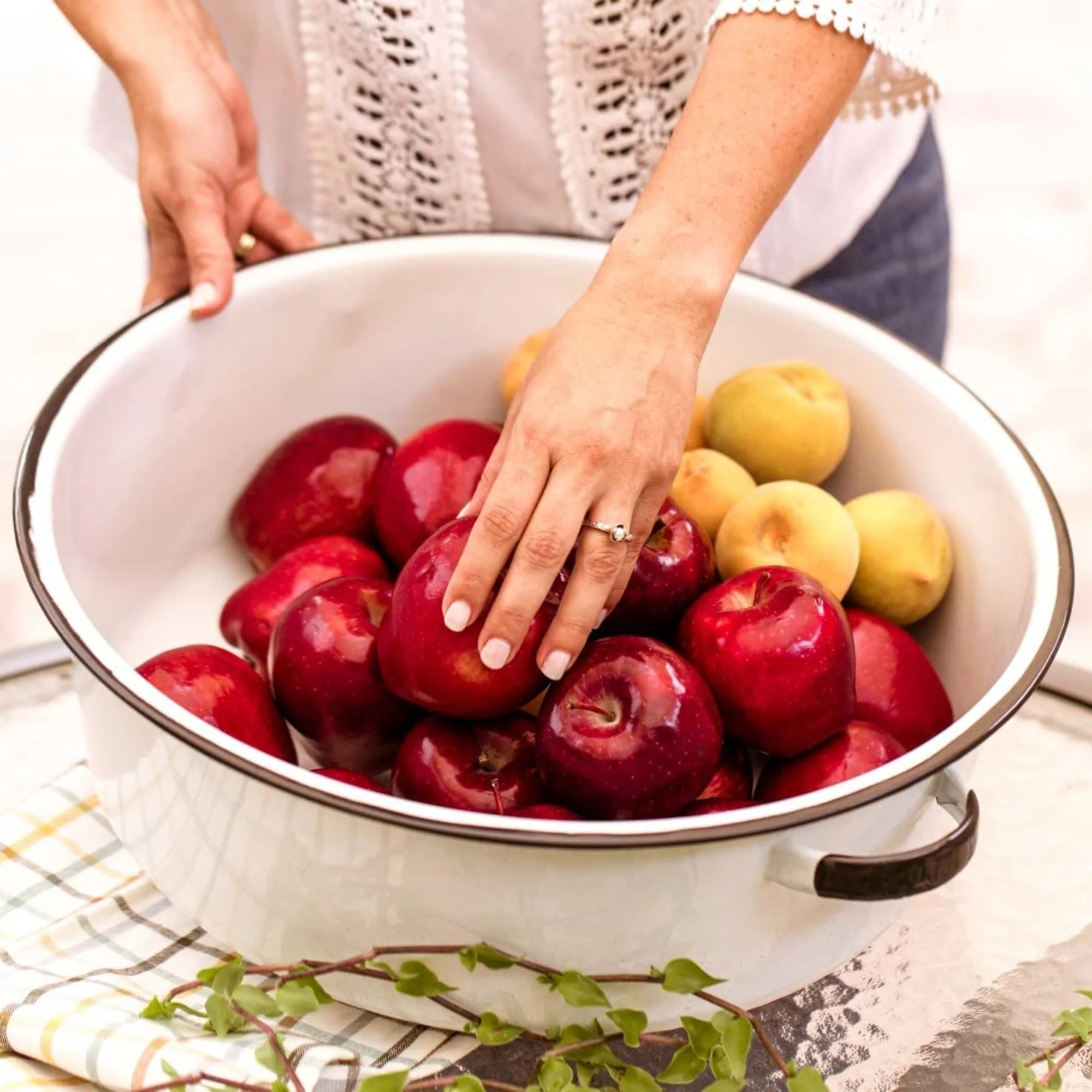 7606494C-2D61-8B7F-CAE6-81CB9A4DEA70