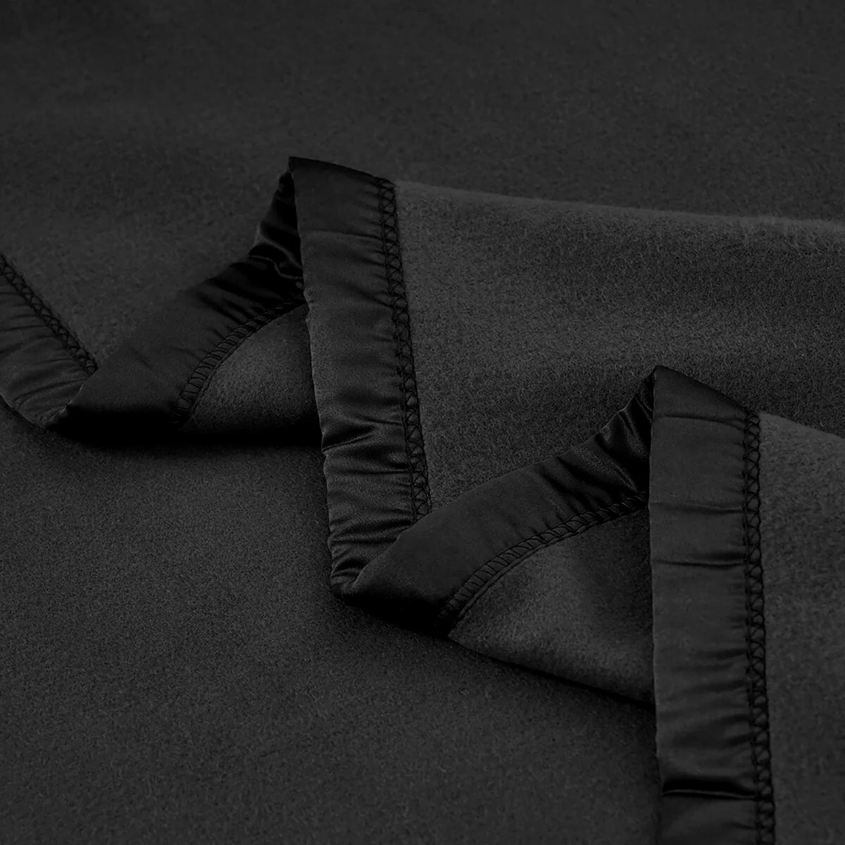 Lightweight Blanket with Satin Trim