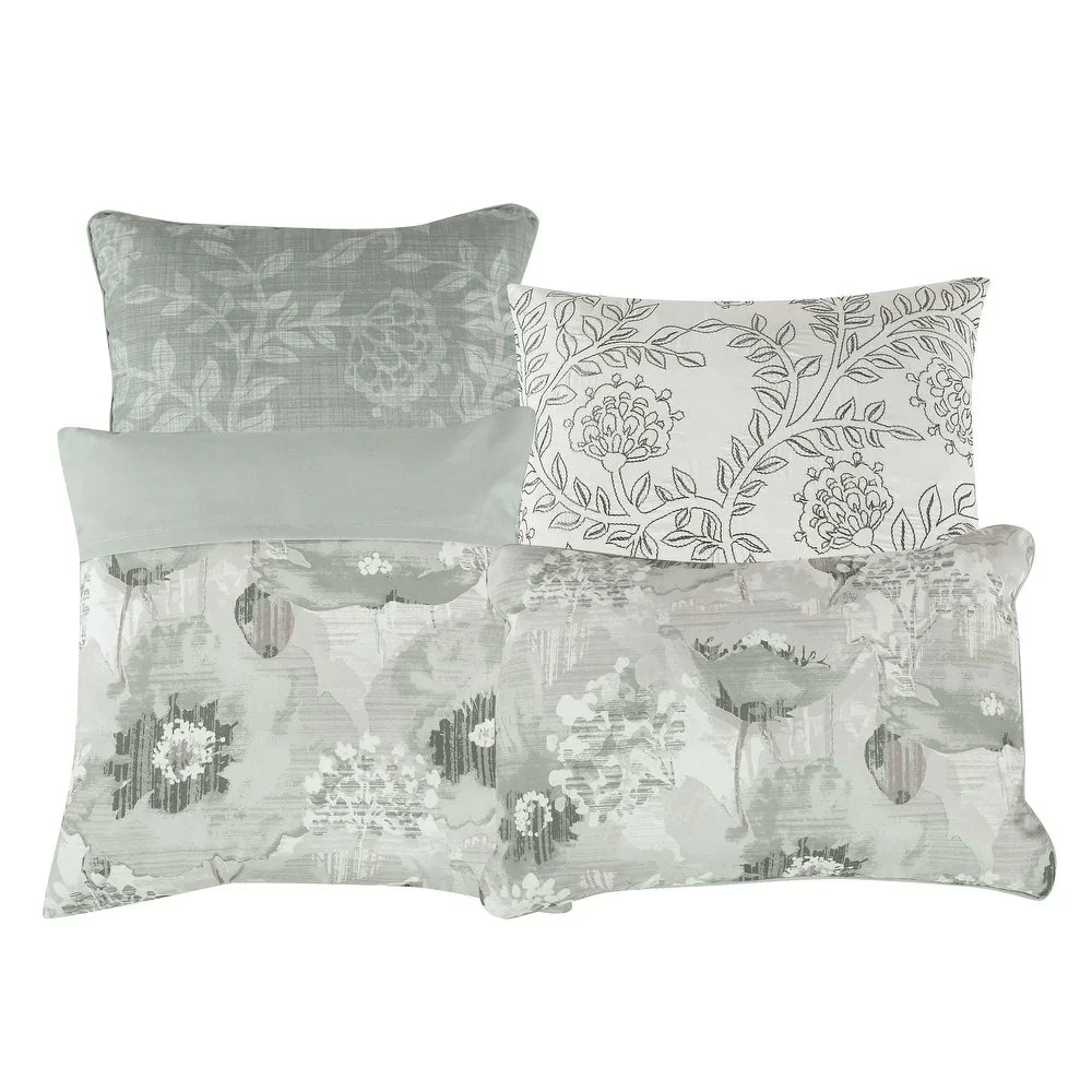 79231136-7D97-4B95-4A29-272DA9388493