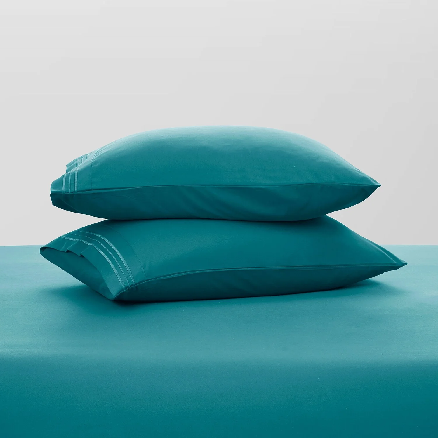 800CC225-2BCB-6347-7638-D1D9BC4FC558