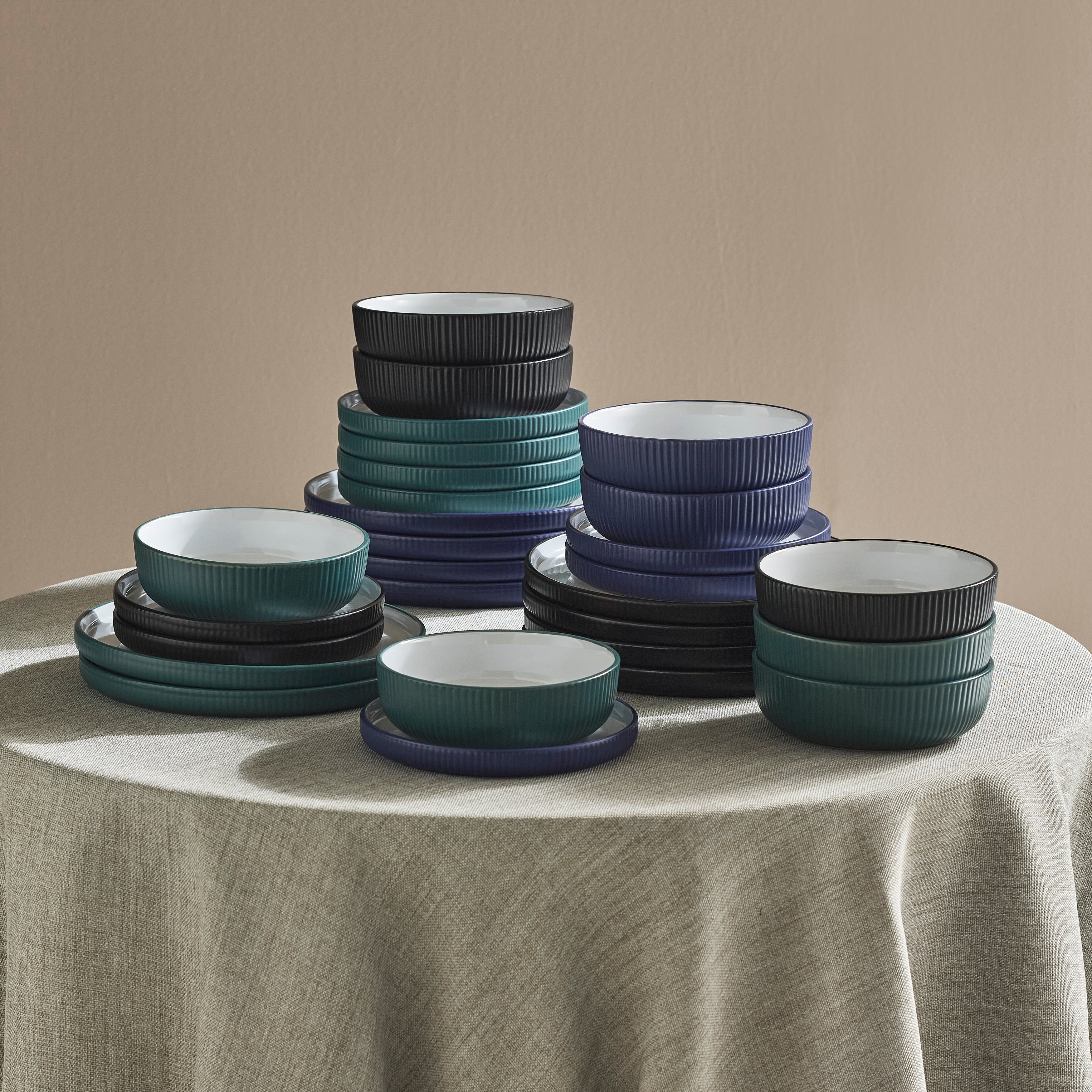 Christian Siriano Laro Stoneware Dinnerware Set