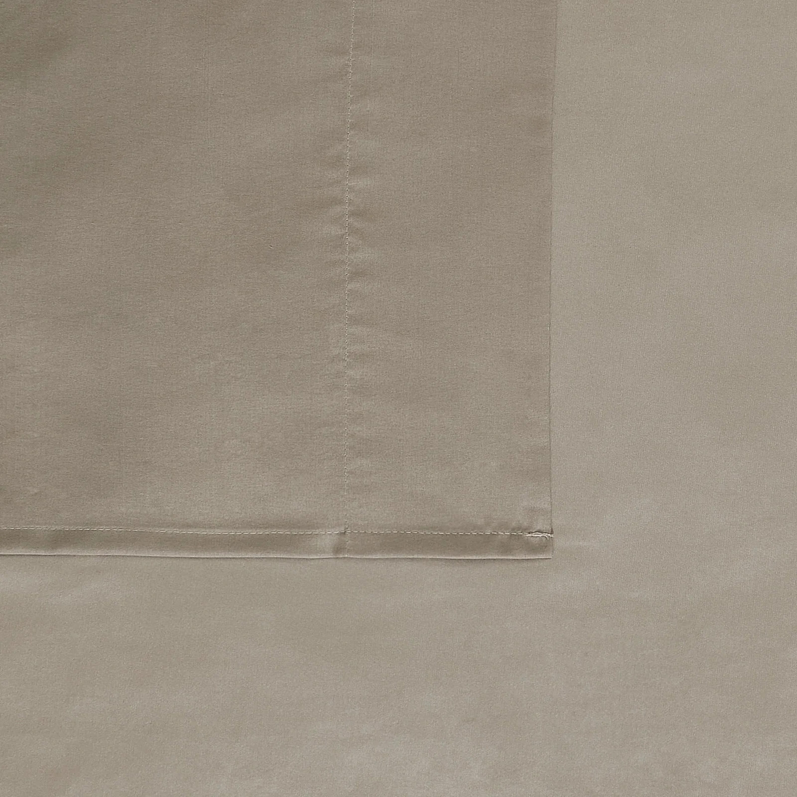 81C52912-1EE9-7156-242B-F0659B796FD3