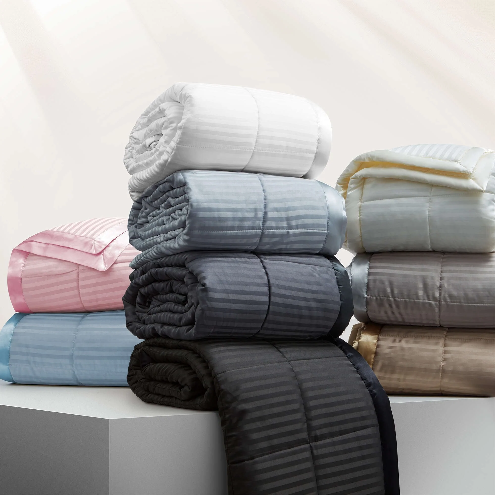 Hotel Quality Luxury Lightweight Jacquard Soft Bed Blanket with Satin Trim, Cozy and Warm