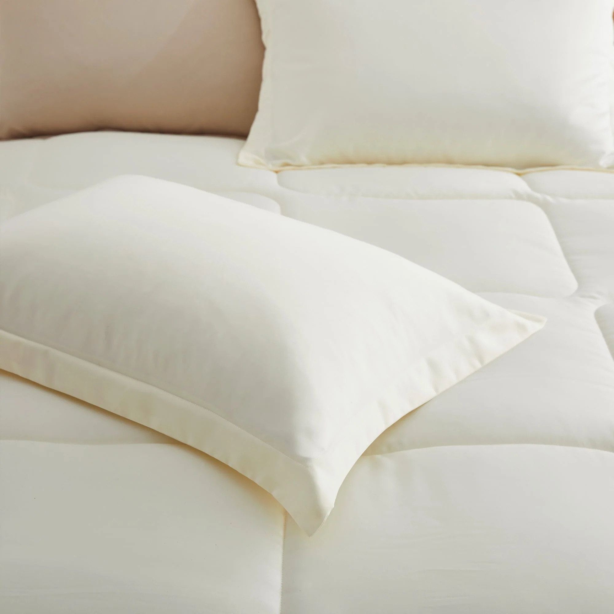 8B321044-F98A-0246-11C8-CCCB294EF52D