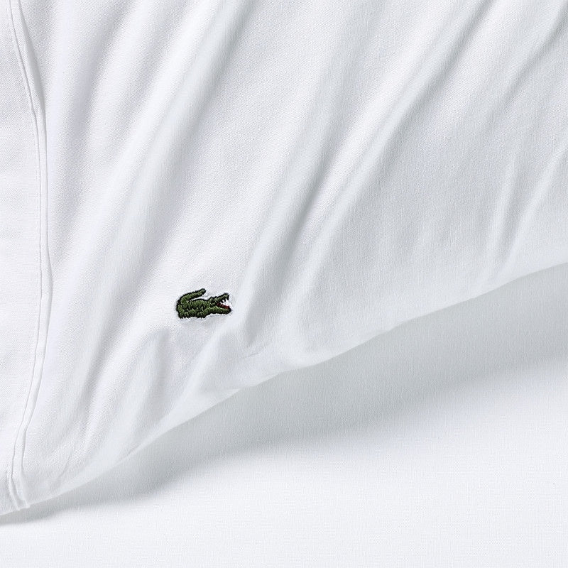 8D3734A0-3507-F3B5-5E99-3B16EC906727