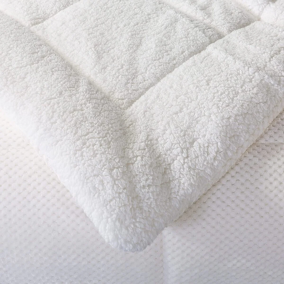 94F2083B-3071-729B-D1AE-BA5A6D268F90