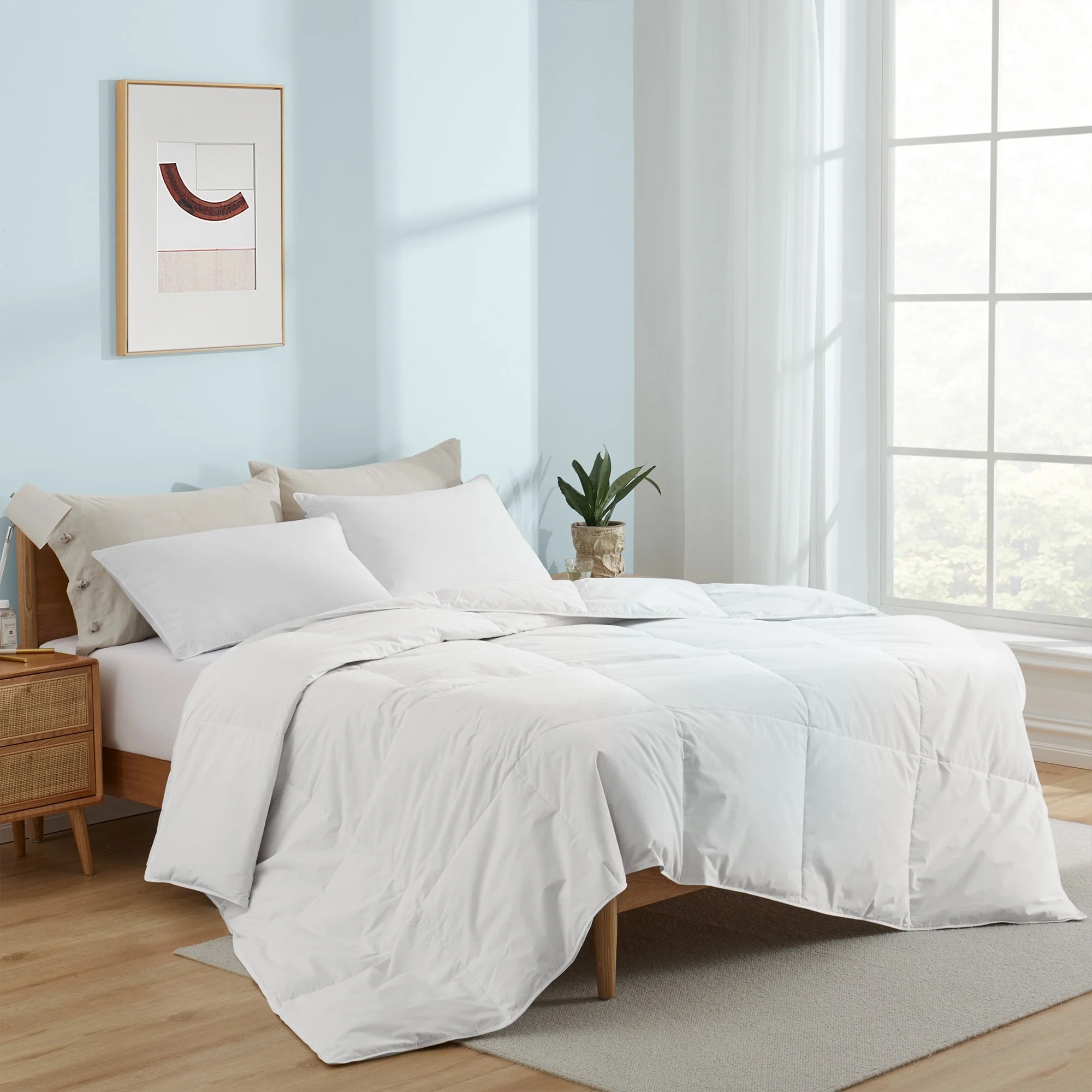 Lightweight & All-Season White Goose Feather Down Comforter Duvet.