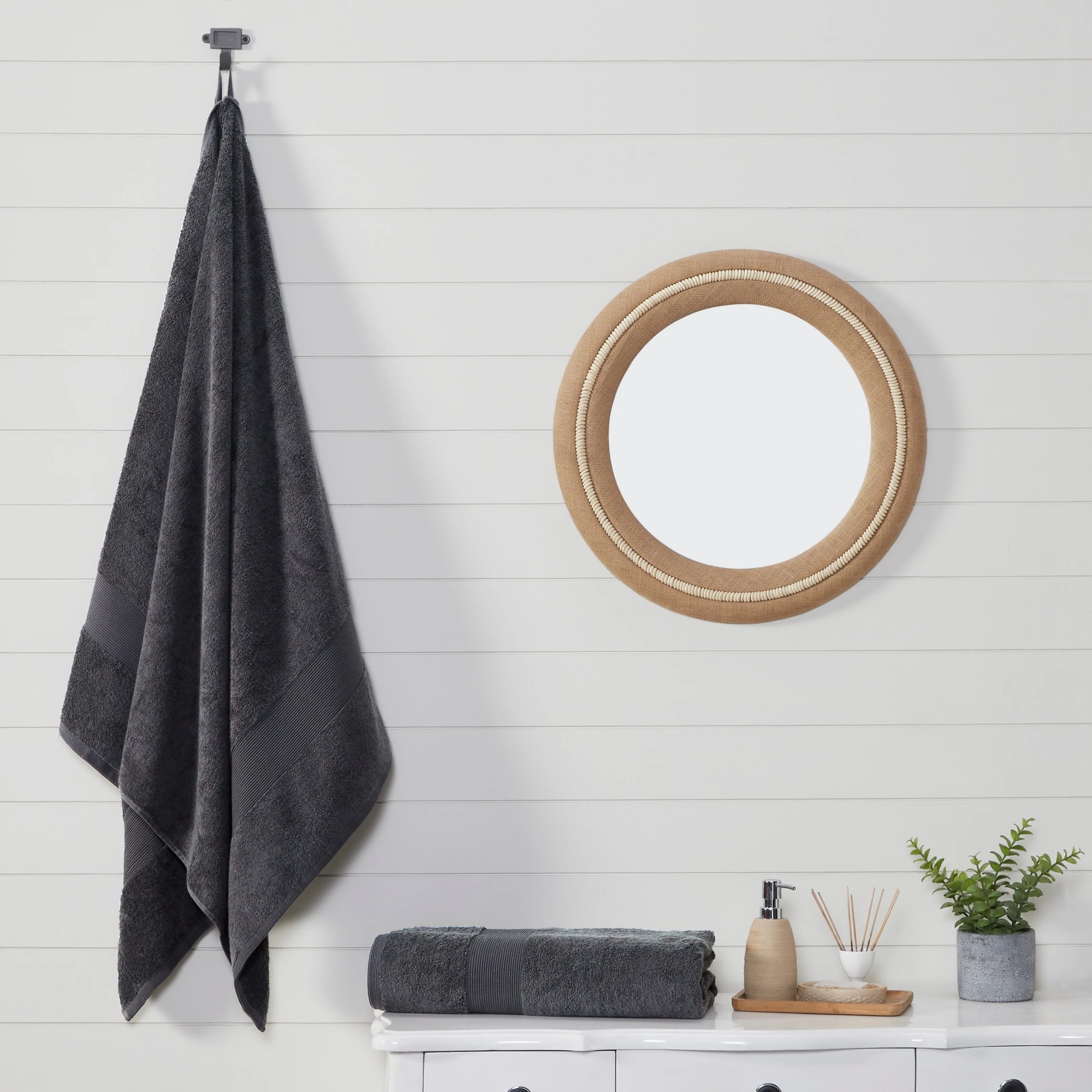 A2FDC484-670F-7E78-DD39-876BA02155B2