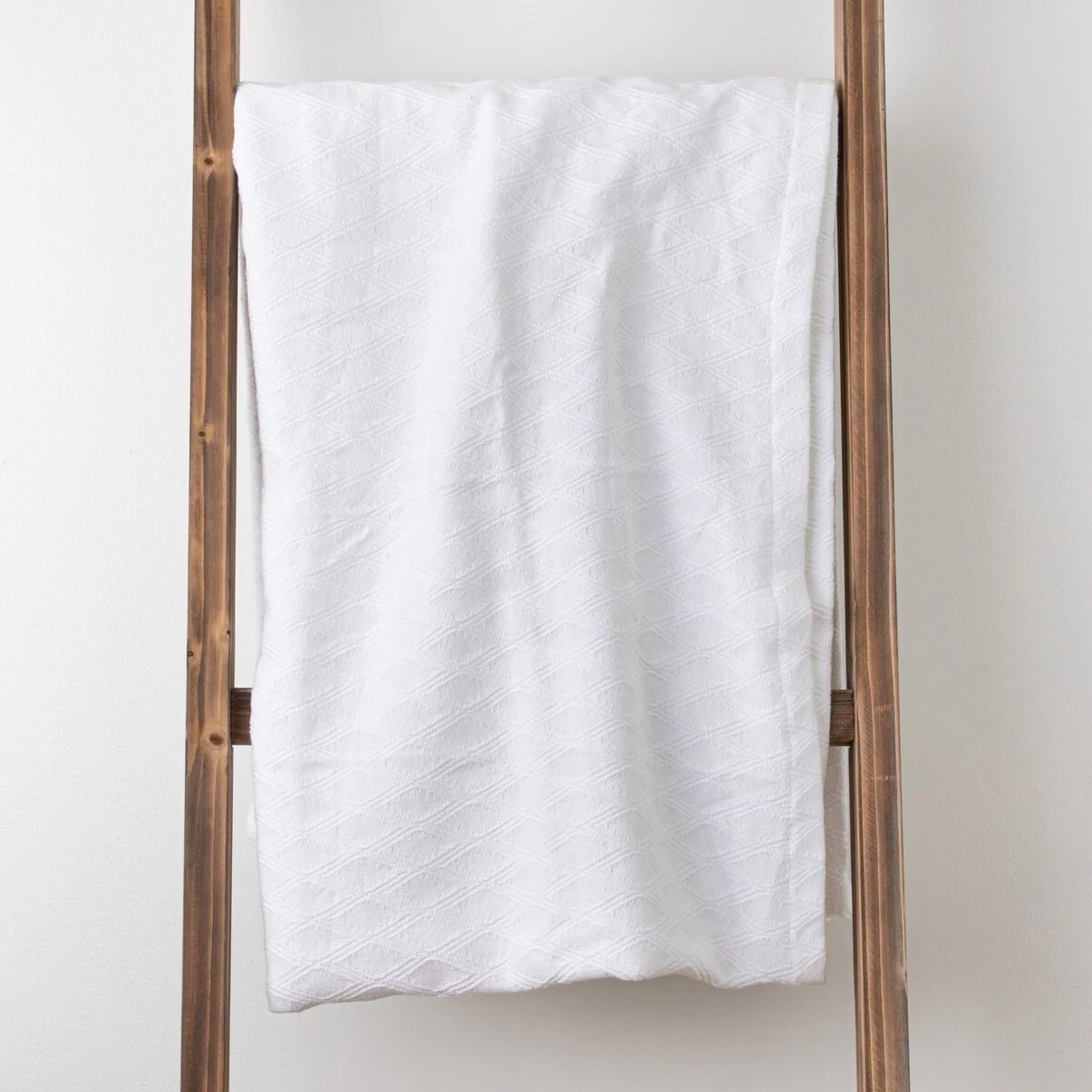 AA59C3CE-0050-B148-AEE4-8A77C51BDED9