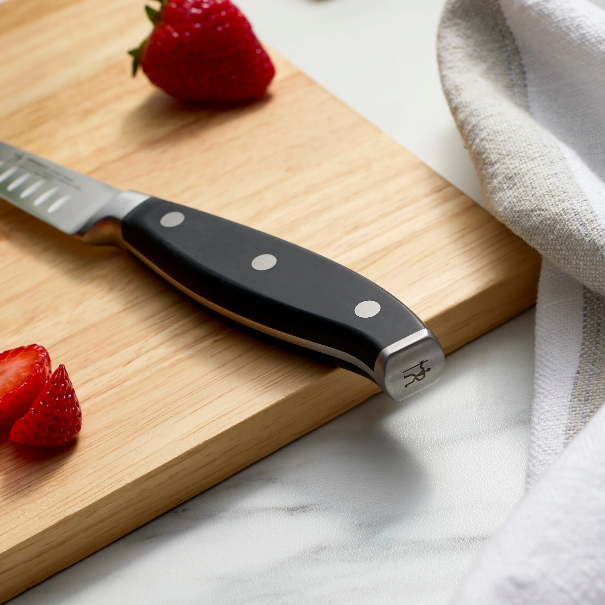 AE4292A5-1161-401B-1F42-D39D2ADD950A