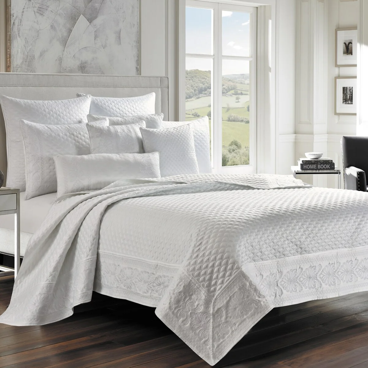 J. Queen New York Lyndon Coverlet Quilt