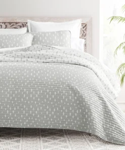 Becky Cameron All Season 3 Piece Painted Dots Reversible Quilt Set with Shams