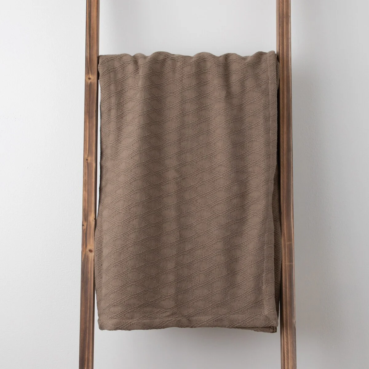 BABEBF9F-44F8-57A4-A090-FBF0C0107748