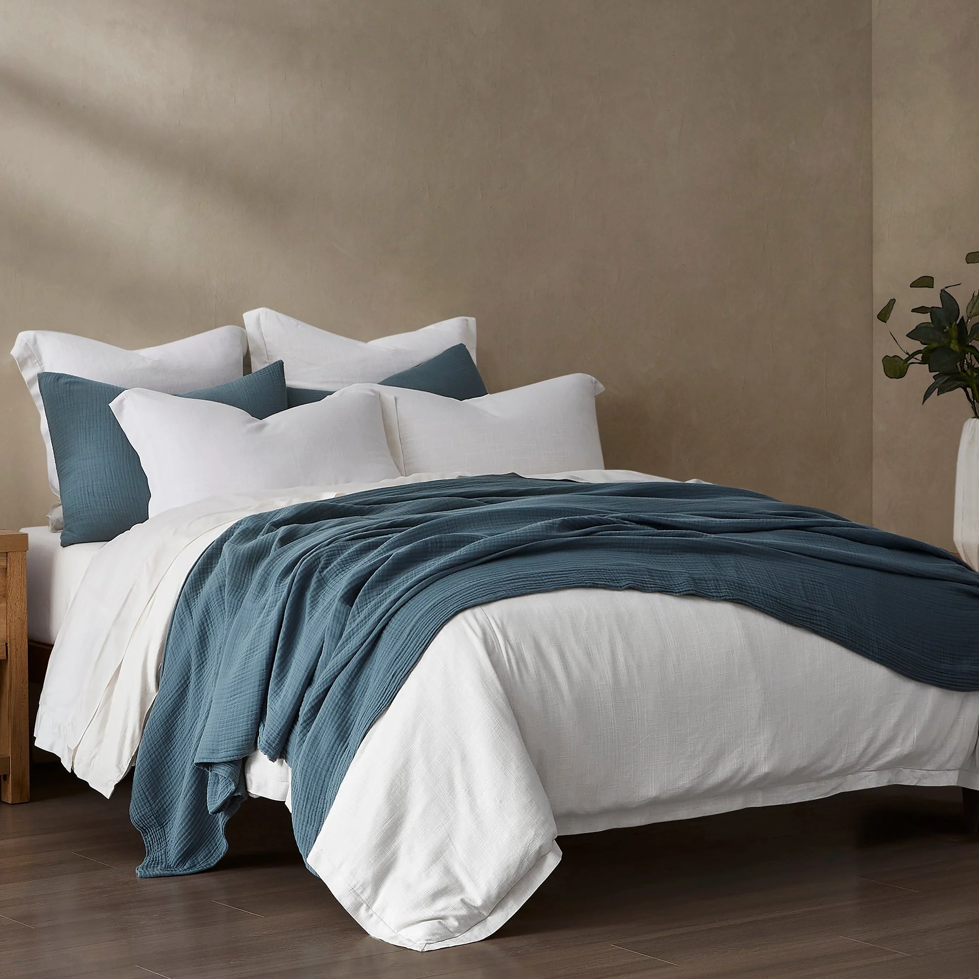 CE3AA36E-65ED-3015-970D-CE9B083C7518