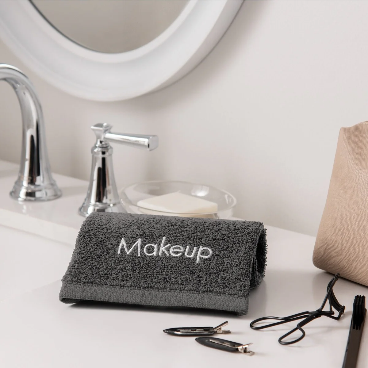 D2802E61-B5C1-7618-2736-3C88601B4E9E