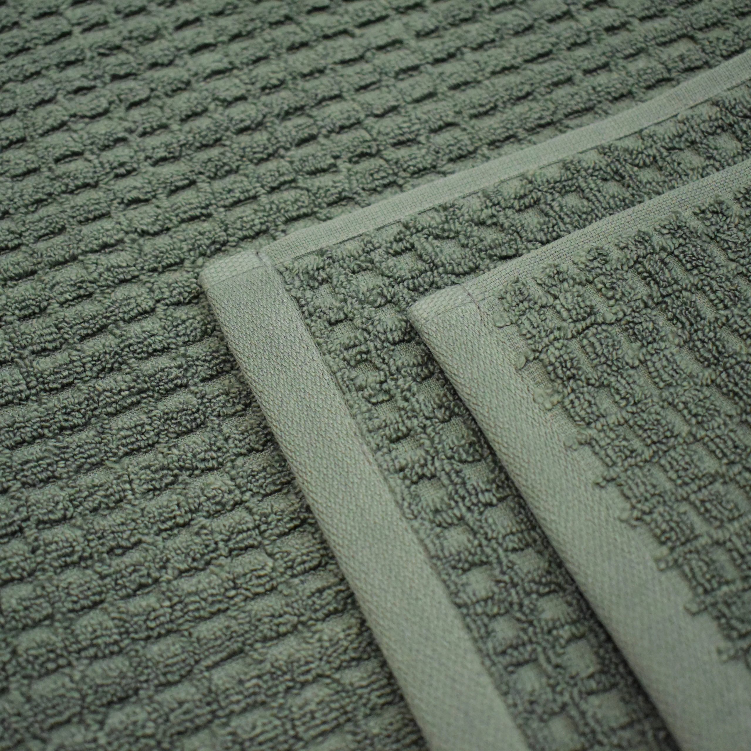 D38AE556-BD69-6335-8536-4F4B9F008833