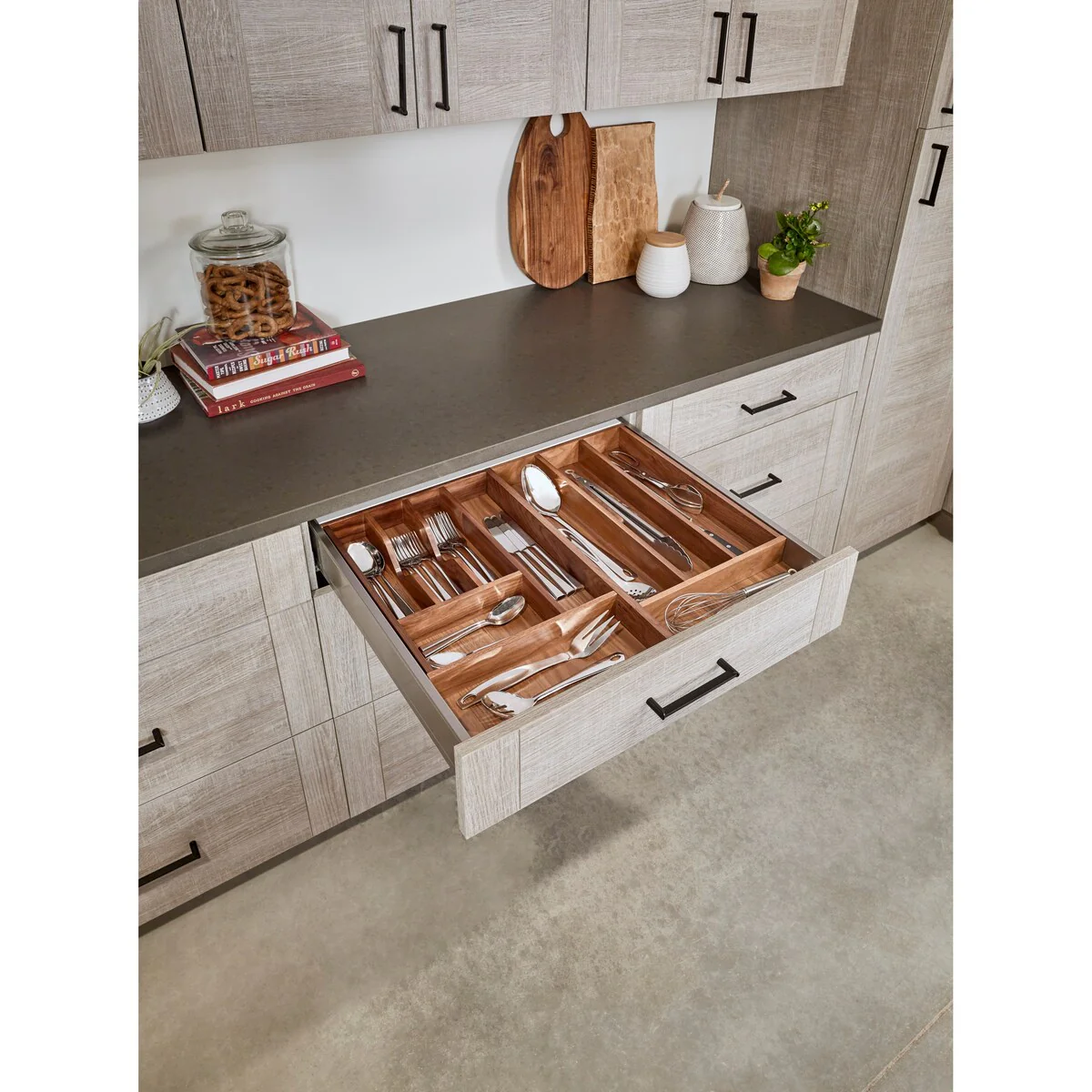 D9E9FFF8-1F4B-0652-9001-FD67BAFFB121