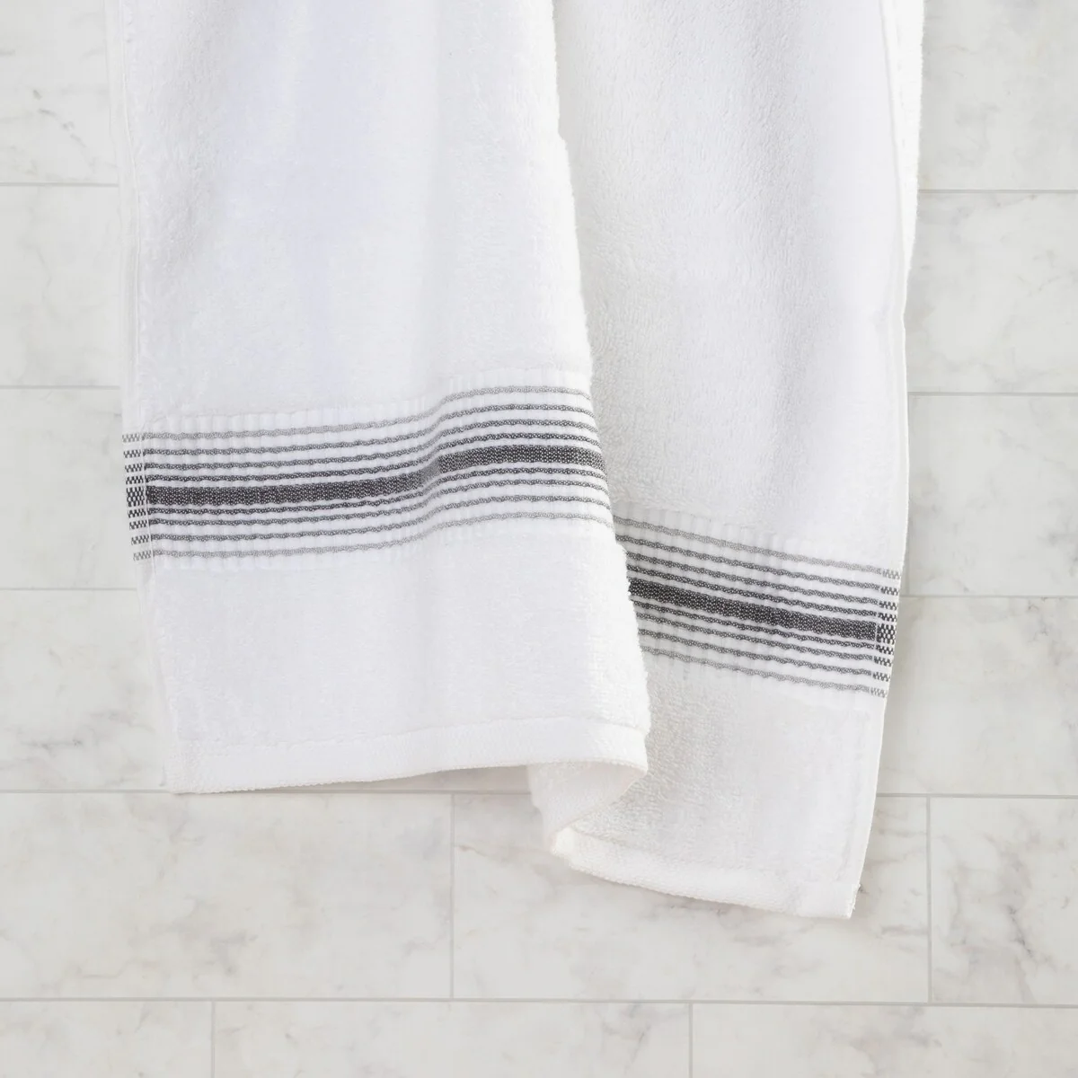 E2194FCC-33D4-75E3-64DC-FE0C4F233D1D