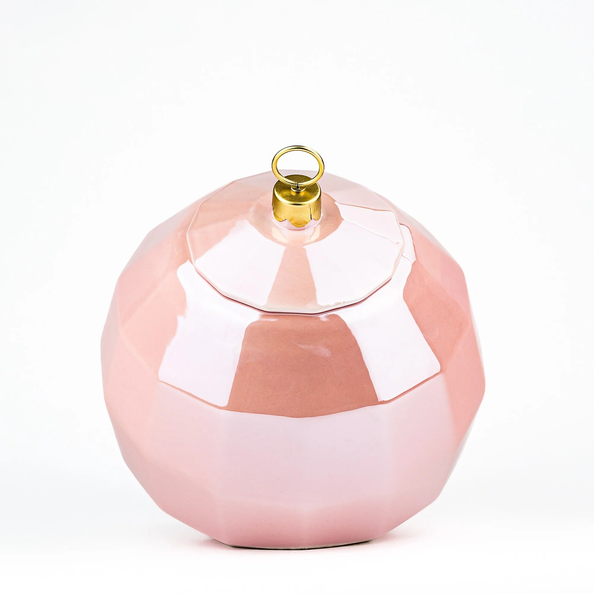 E540CCD9-BDC2-581C-F585-DE07B7C3B740