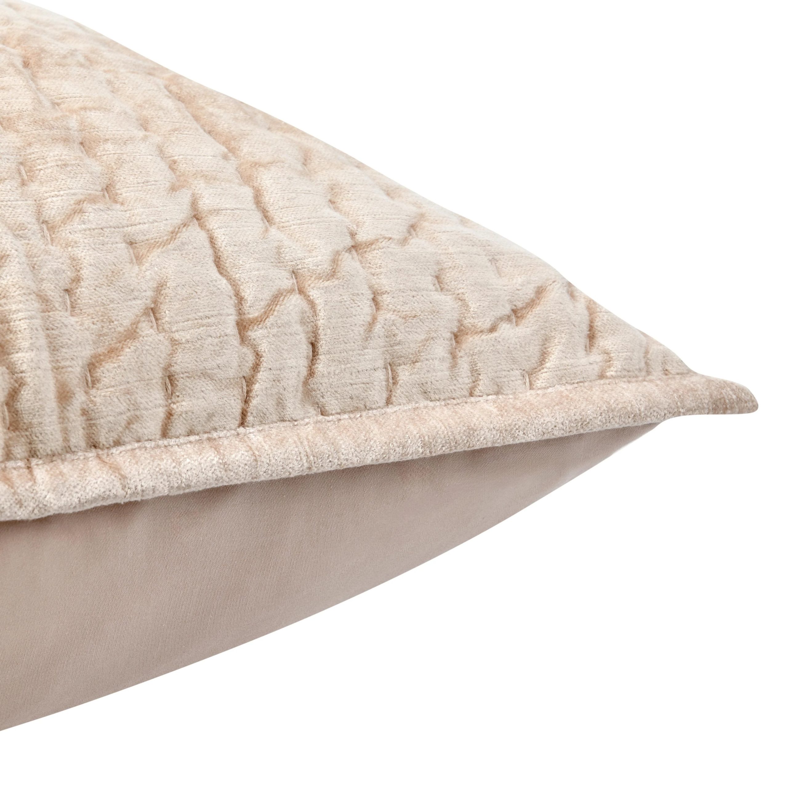 EAE8576E-4144-8165-0E81-0AA204218284