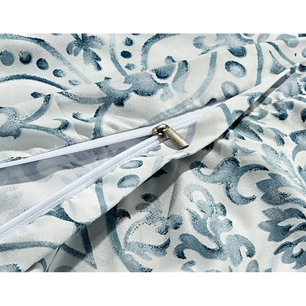 EE6A6694-981C-5425-5A4A-5AB115F79E81