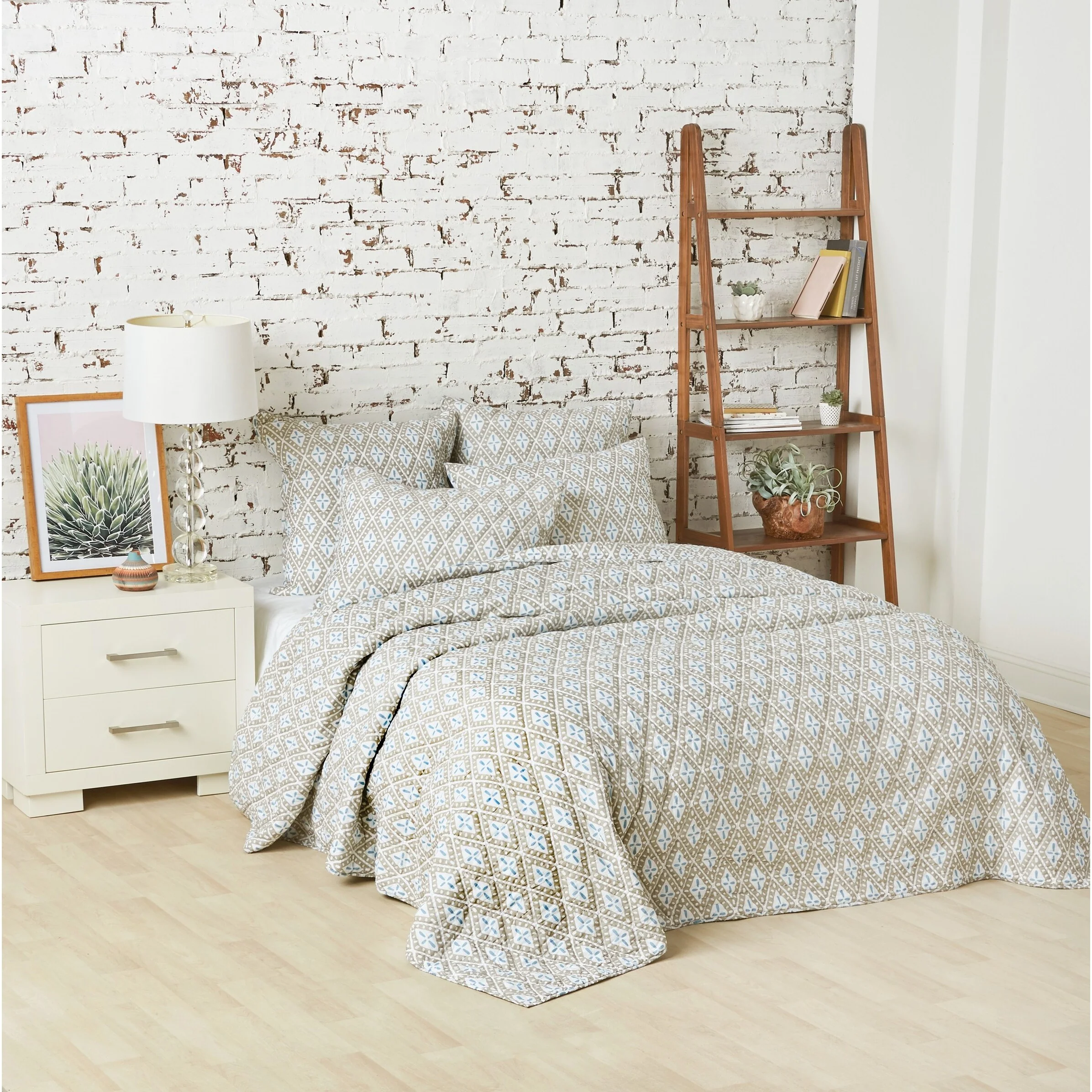 F64BE756-0BB2-1104-EB21-739AE67F590E